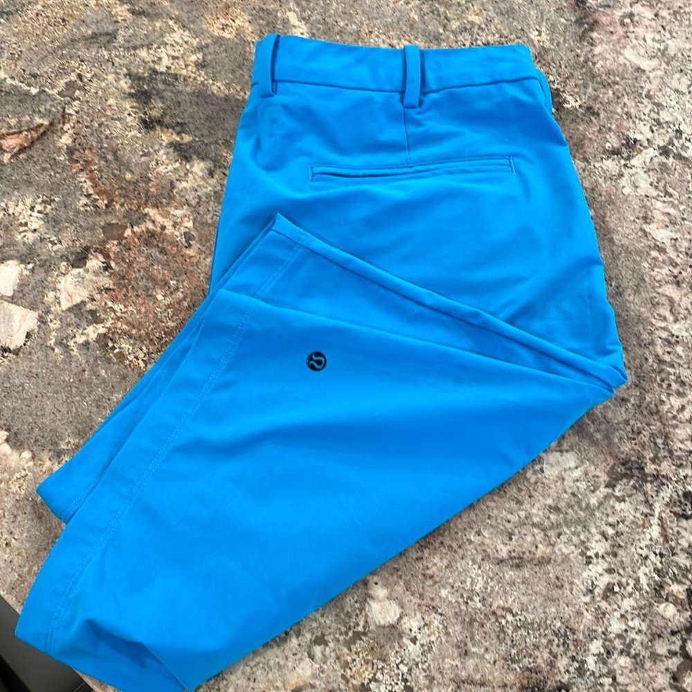 Tiffany blue lululemon shorts